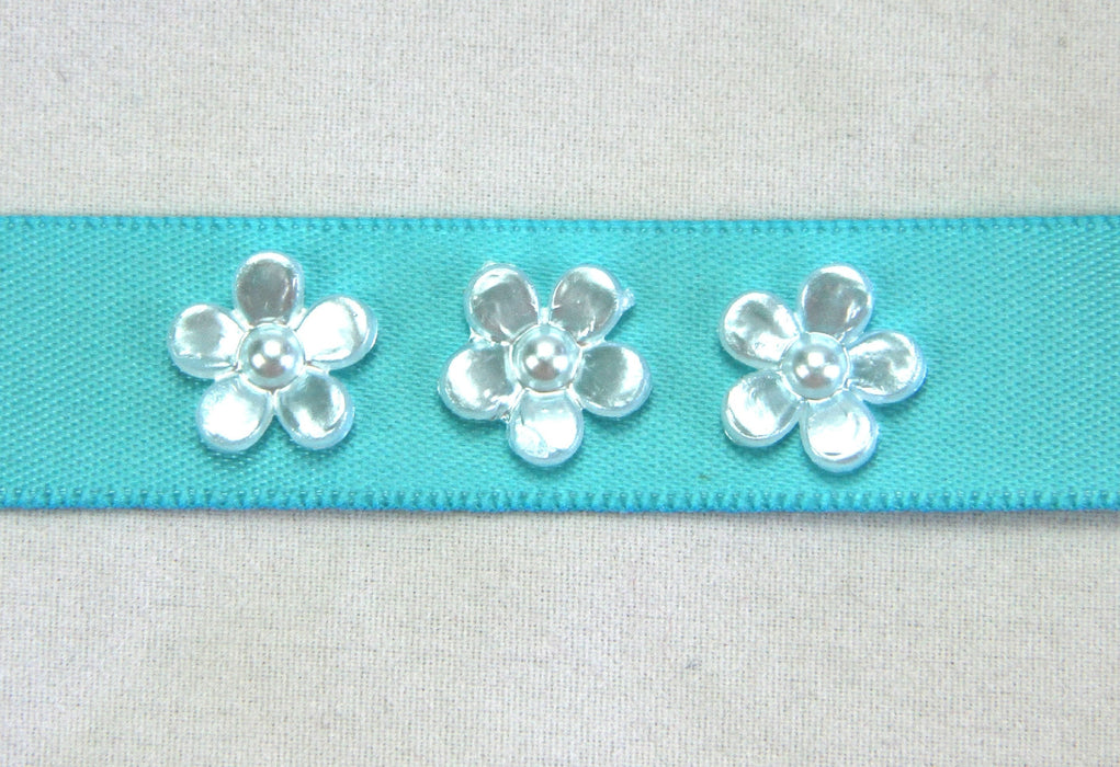 GREEN TARA PEARL FLOWER 1.2CM WHITE - 1047WH